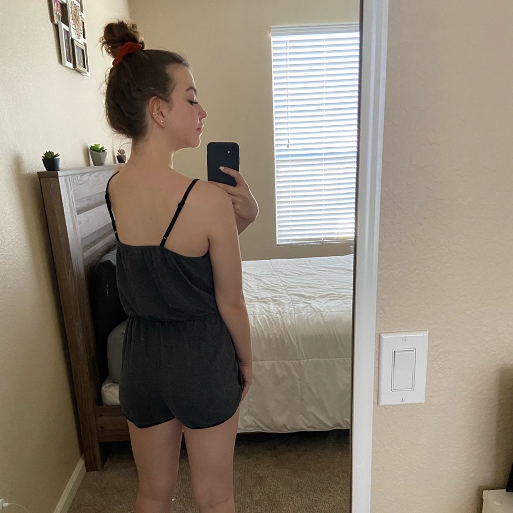 Grey Romper - Picture 3 of 4